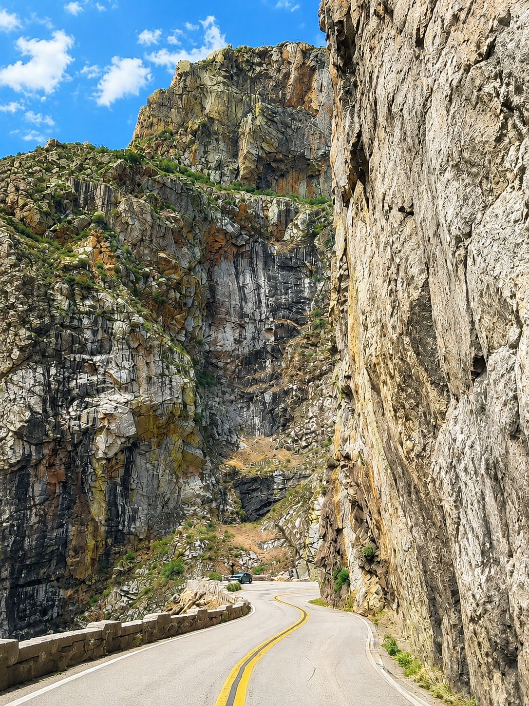 Kings Canyon Scenic Byway mountain drive