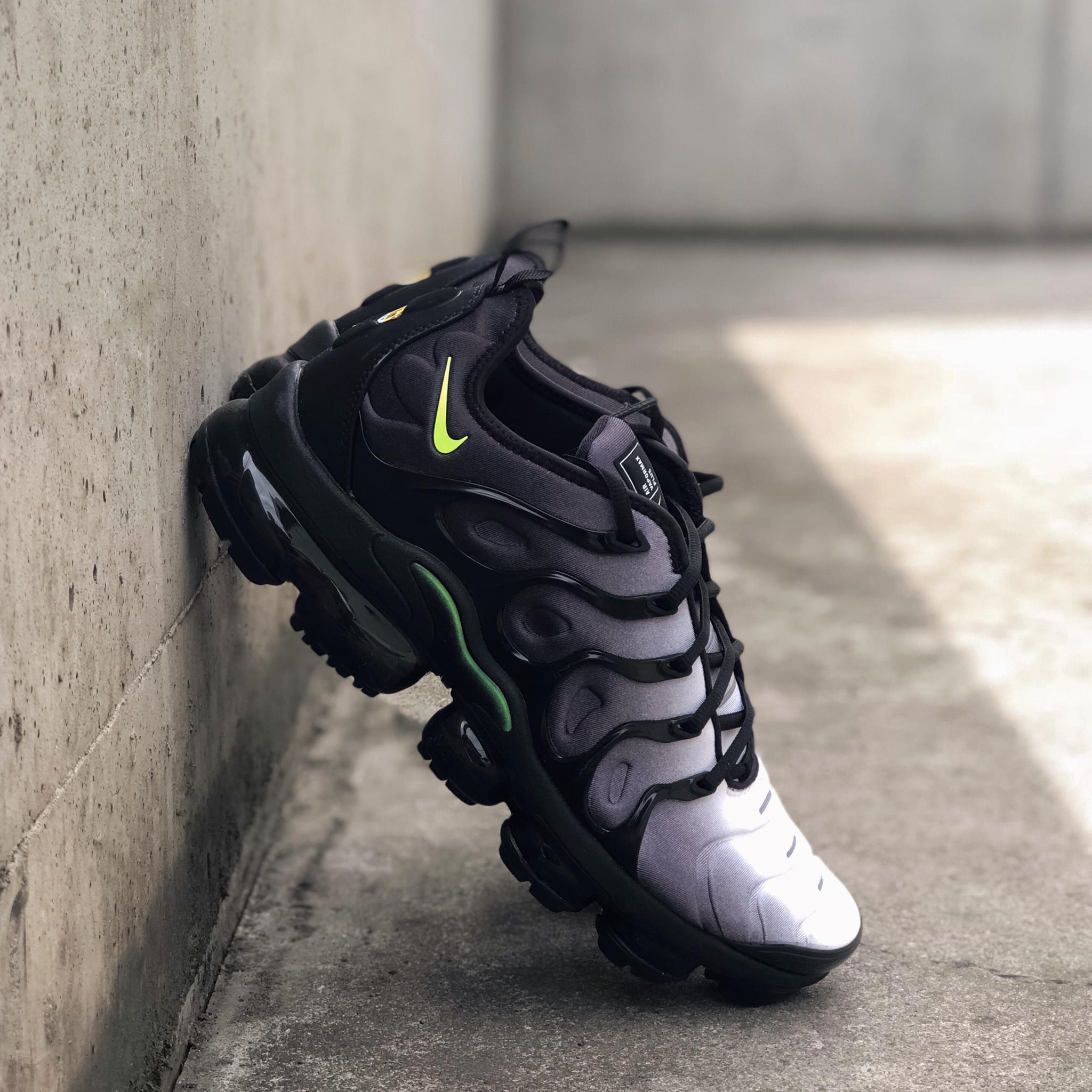 Nike Air Vapormax Plus Black/Volt-White (924453-009) https 