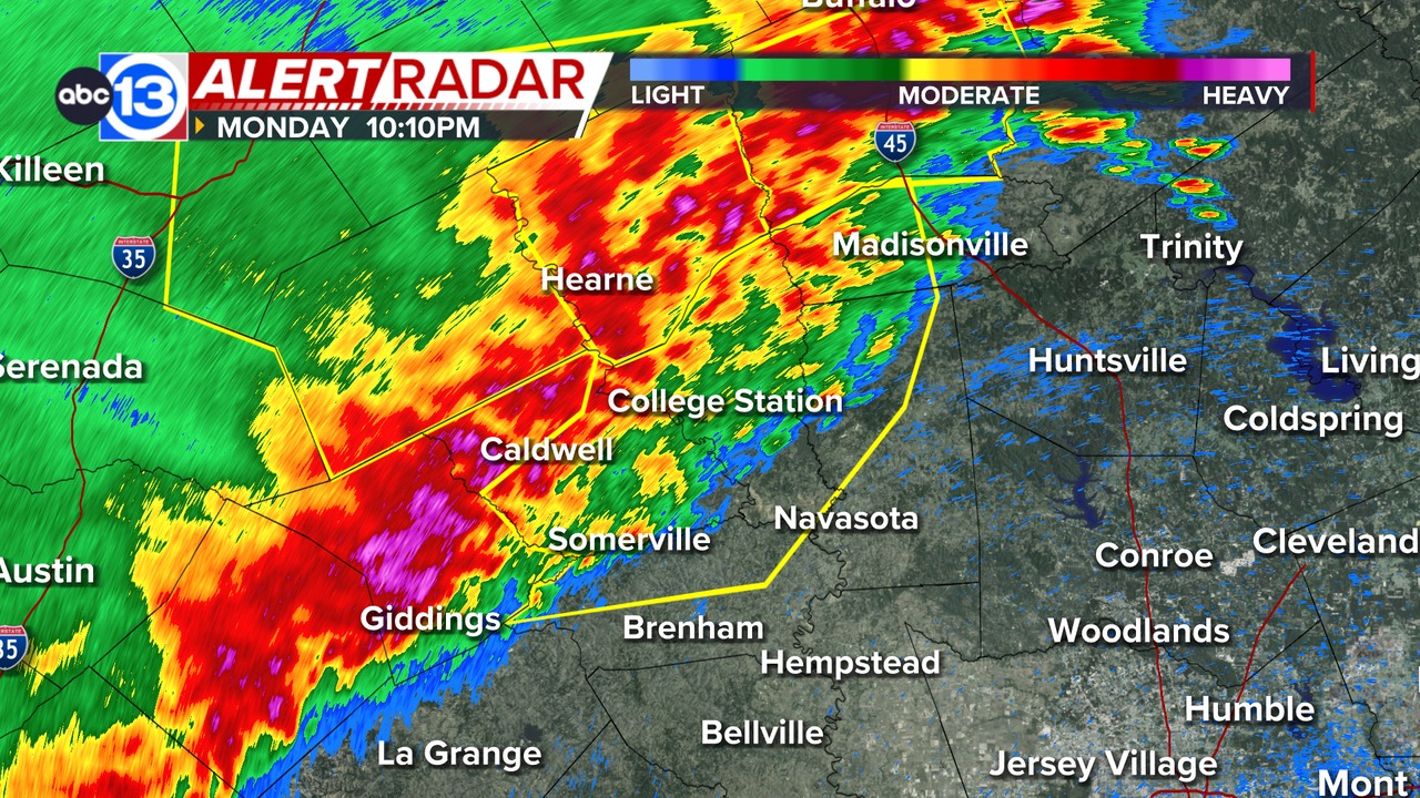 A SEVERE THUNDERSTORM WARNING has... - ABC13-Rachel Briers | Facebook