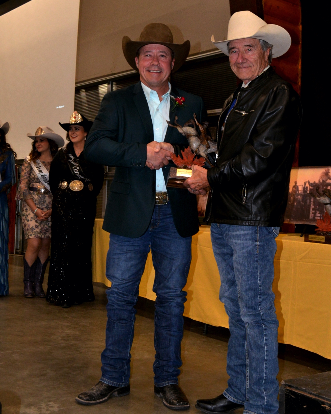 Canadian - Wayne Vold presenting to inductee Scott Byrne | Facebook