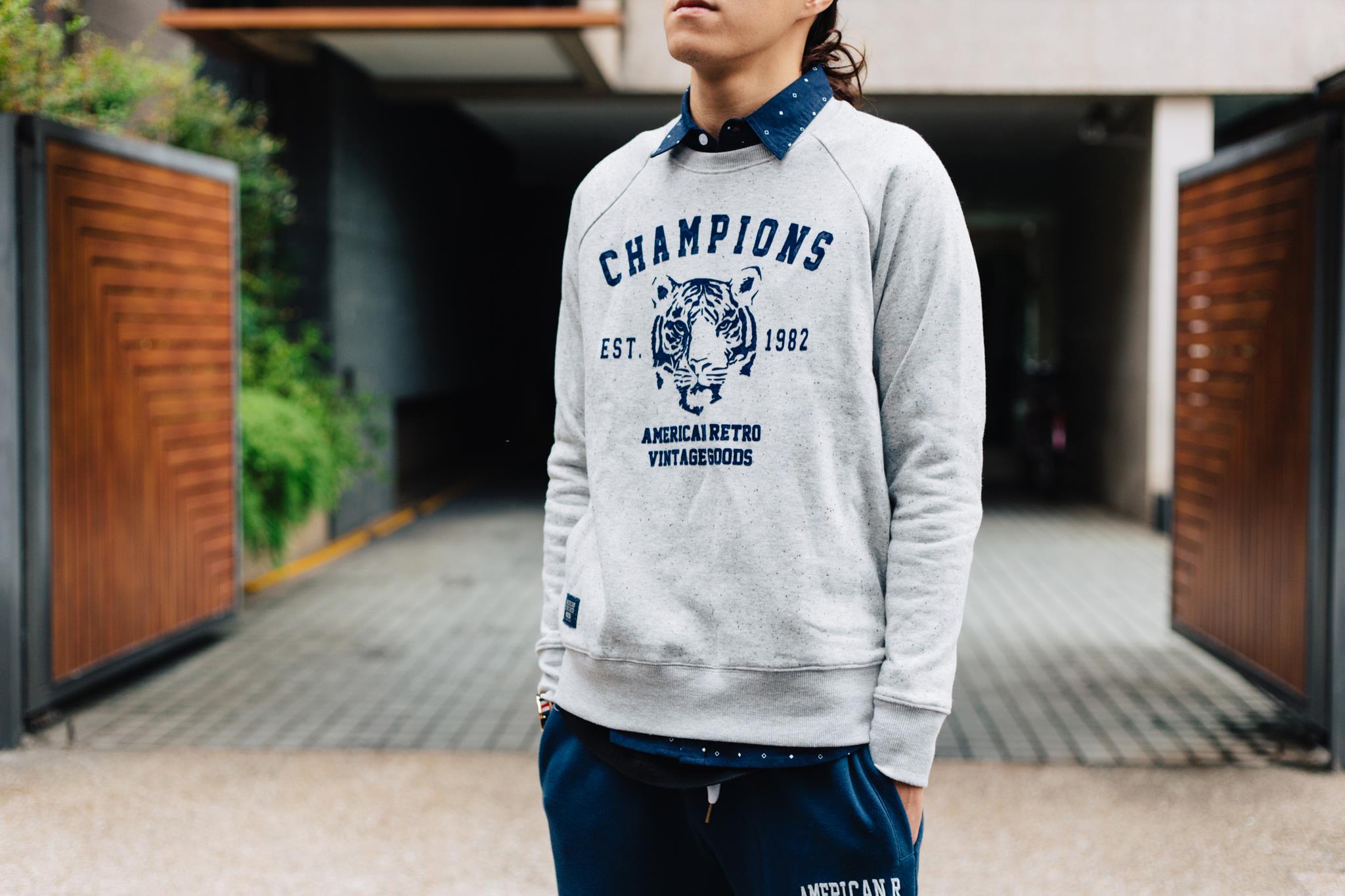 Caco 大學t內搭一件襯衫 秋冬才能做這樣層次感的穿搭美式老虎頭圖樣簡單經典 就算下身穿上棉褲也很有型 Facebook