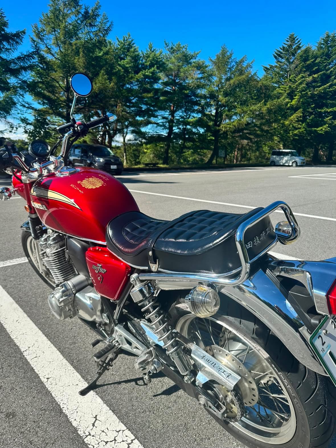Z400FXのシート張り替え！ 表皮のみの張り替えでチンチラ赤で横マチ