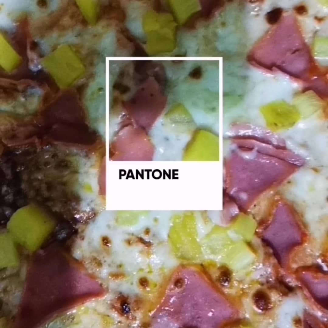 ChavitooBien - #pantone #pizza #hawaiana #jamon #piña...