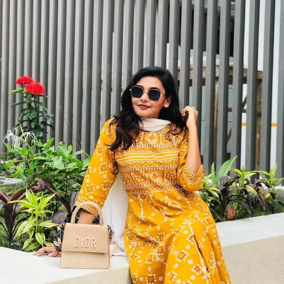 Maham Rajpoot official | Facebook