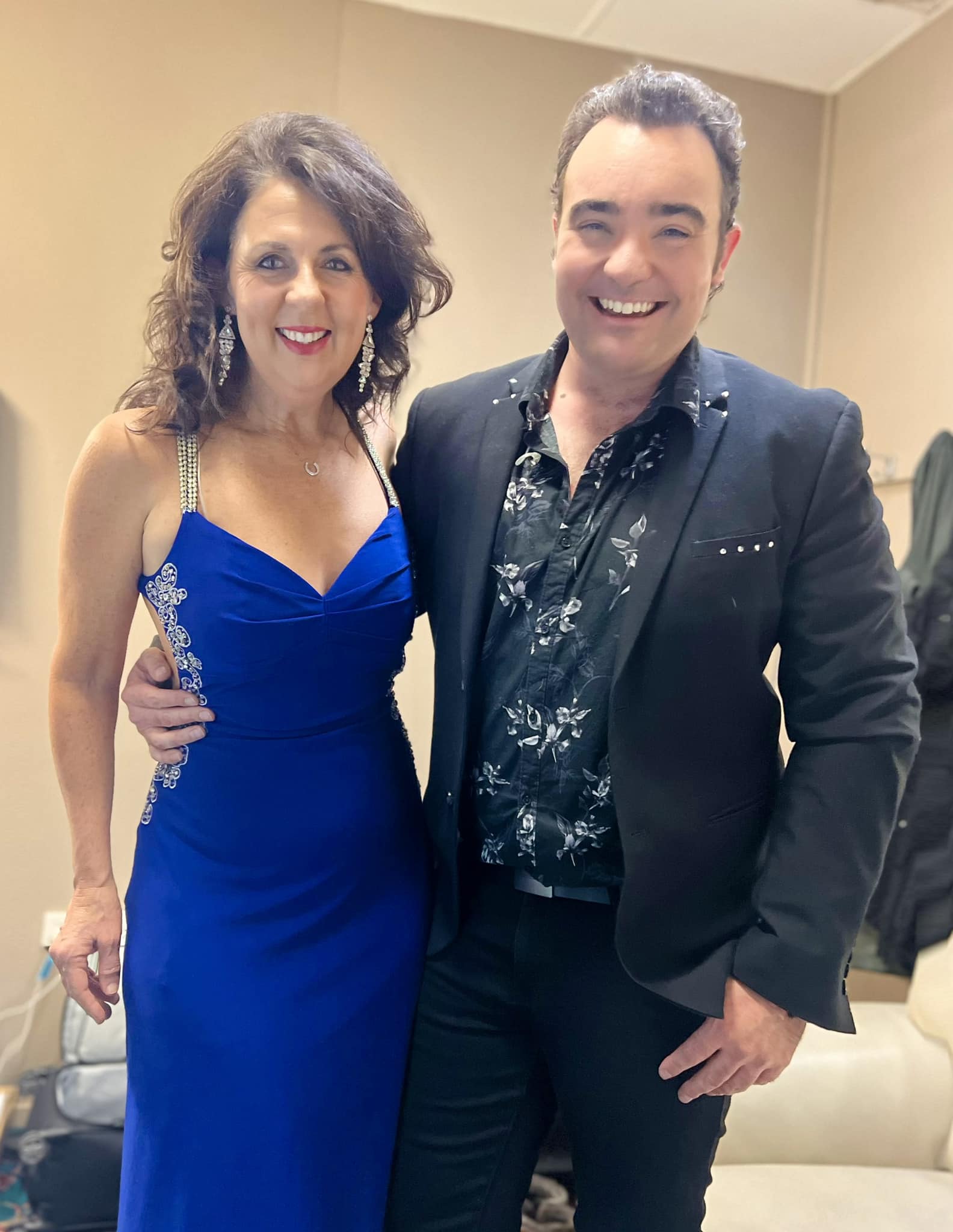Jason - Backstage and ready for the second half of the show in Dubbo 🎶 ...