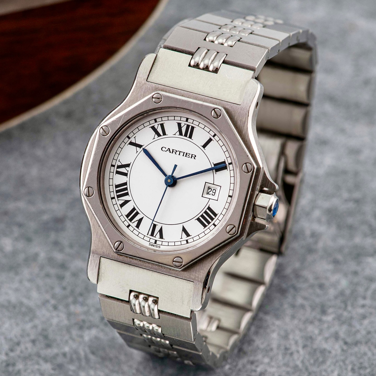 This Cartier Santos Octagon ref. 2965 features a crisp 30mm 