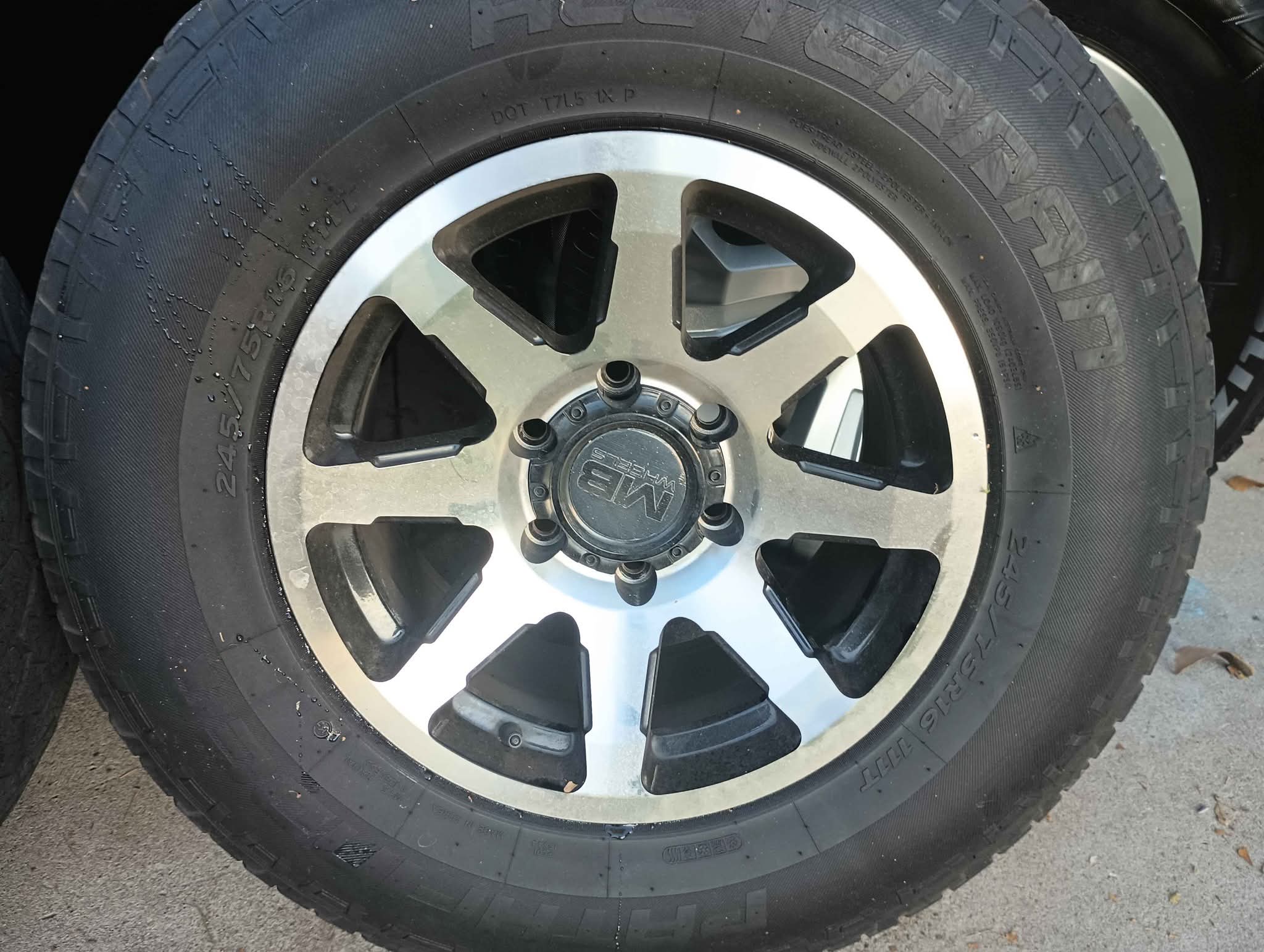 2000-2006 Tahoe GMT800 wheels and tires - Car Wheels, Tires & Parts ...
