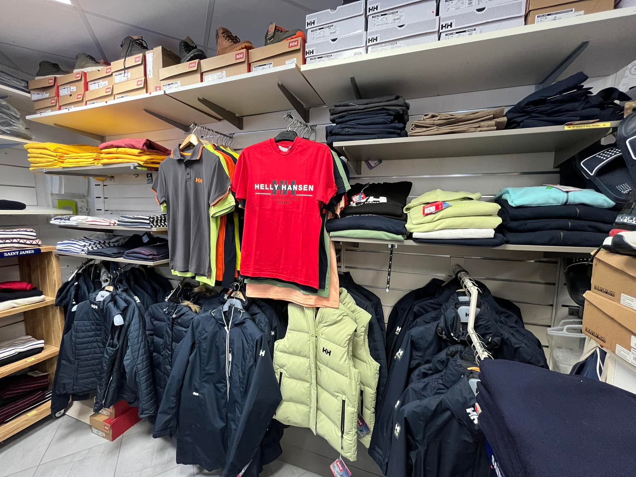Boutique Entre 2 caps added a new... - Boutique Entre 2 caps