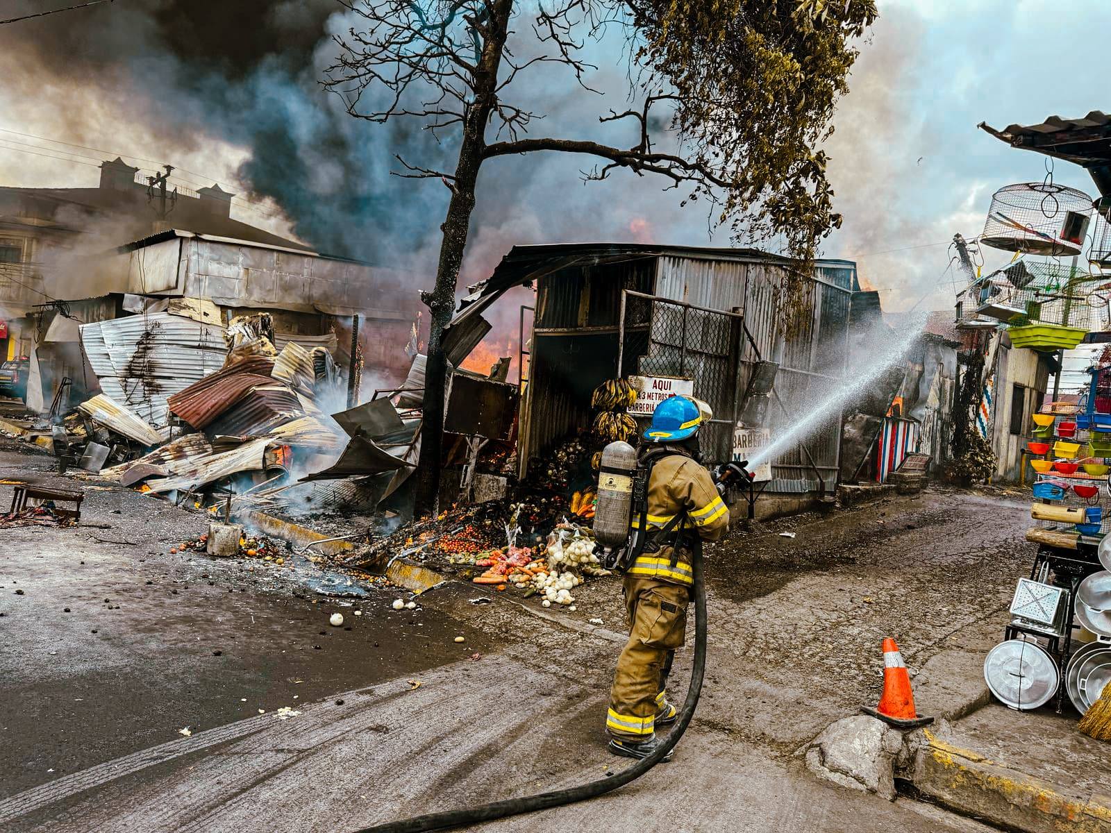 Mi Chero - El Cuerpo de Bomberos sofoca incendio que... | Facebook