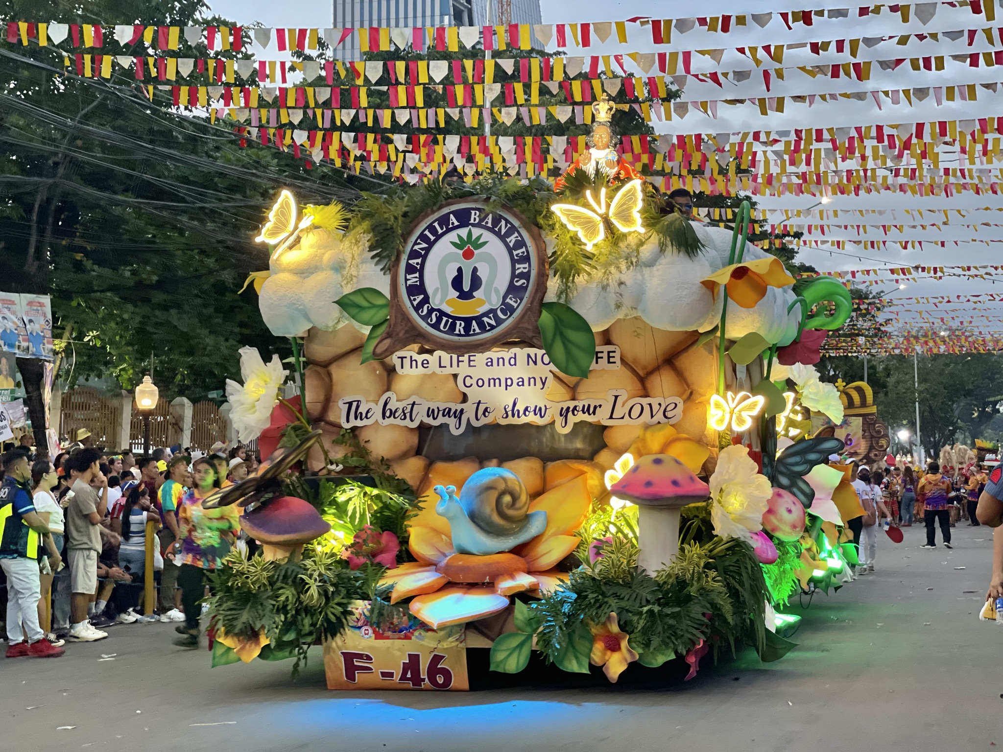 Rappler - Cheerful sounds and colorful powder fill the air of Cebu City ...