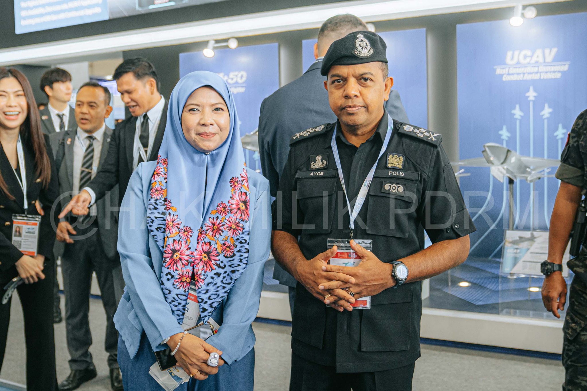 Polis... - Polis Diraja Malaysia ( Royal Malaysia Police )