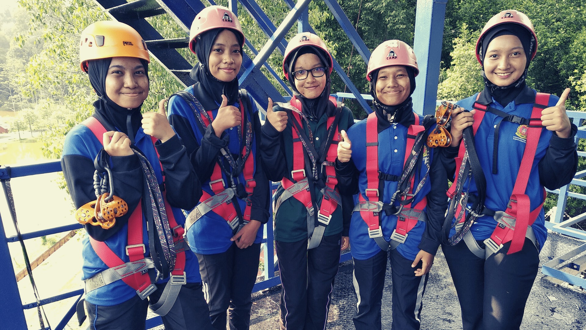 Happy kan muka kami semua?😁 Peluang... - Usima Forest Resort