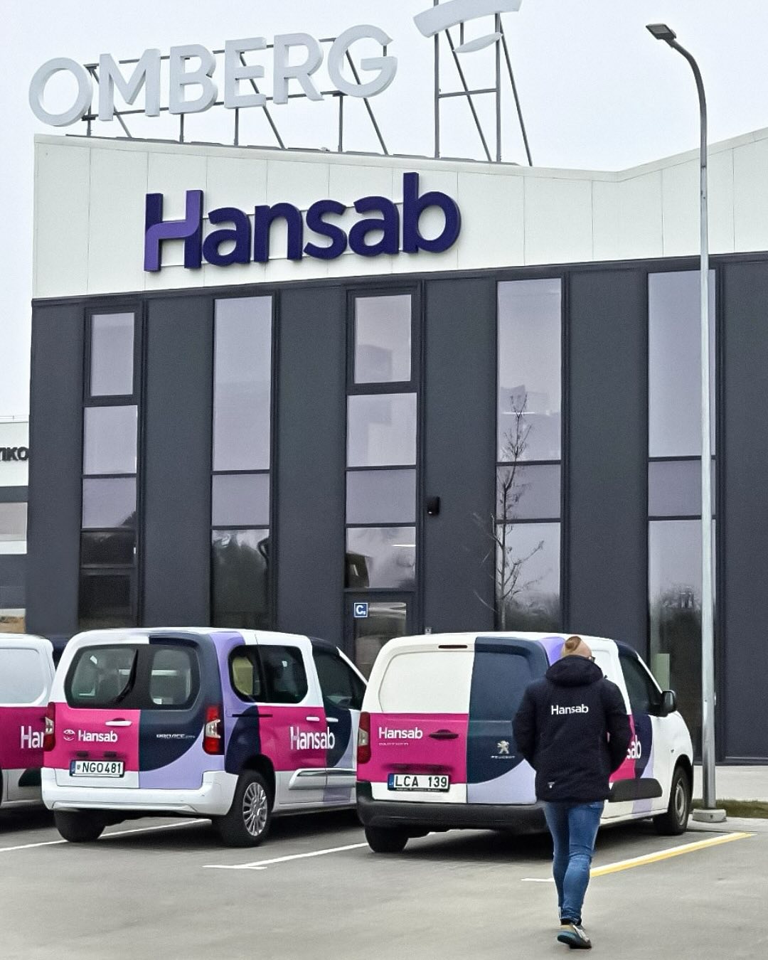 Hansab - Planning on travelling somewhere during the weekend? We also ...
