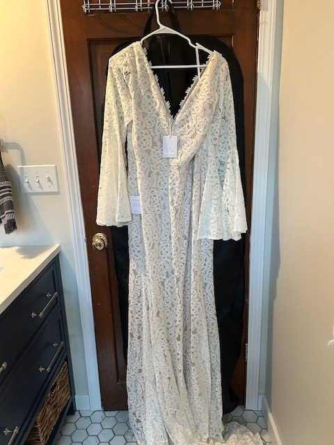 Never worn Lulu's Wedding Dress (Duchess Ivory Lace Bell Sleeve Maxi) - Dresses - Neenah, Wisconsin | Facebook Marketplace