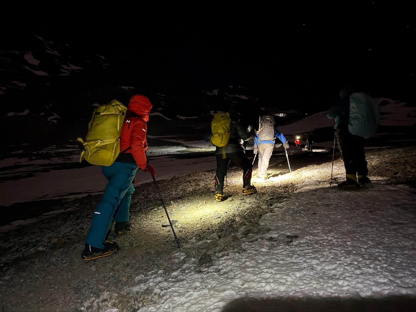 4 sisters on 7 summits