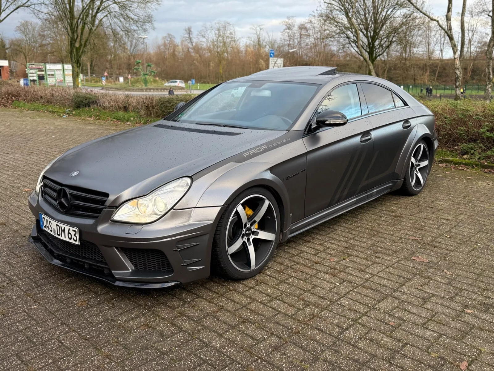 Werbung: P0rno im Plattenbau? Sei auch Du der König von Castrop-Rauxel mit diesem Prior Design CLS 500 Breitbau bei eBay: https://www.ebay .de/itm/335737582072?mkcid=1&mkrid=707-53477-19255-0&siteid=77&campid=5337998153&toolid=11800&mkevt=1