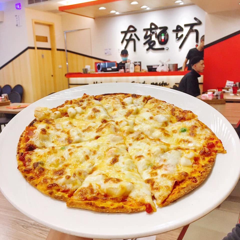 Food.travel - 🚏夯麵坊 🔸青醬海鮮焗麵 $190 🔸夏威夷披薩 $199 🔸螺旋酥皮玉米濃湯 $60...