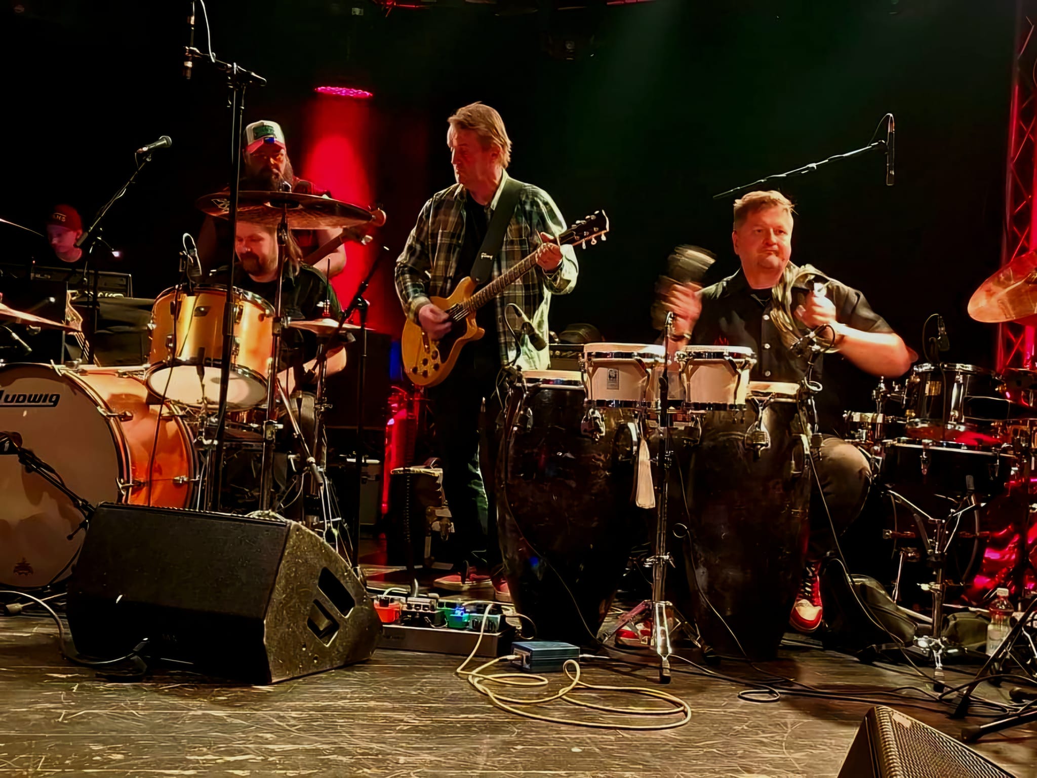 The Howling Echoes - The Black Keys Tribute