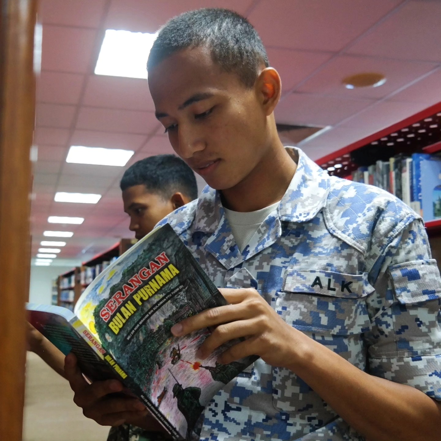 𝐓𝐀𝐉𝐔𝐊 𝐁𝐔𝐊𝐔 :... - Perpustakaan Jeneral Tun Ibrahim (UPNM) | Facebook