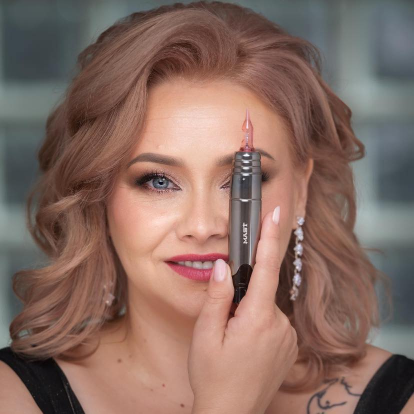 Coafură perfectă pentru o nașă deosebită! Bidian Teodora | Salon Viky ...