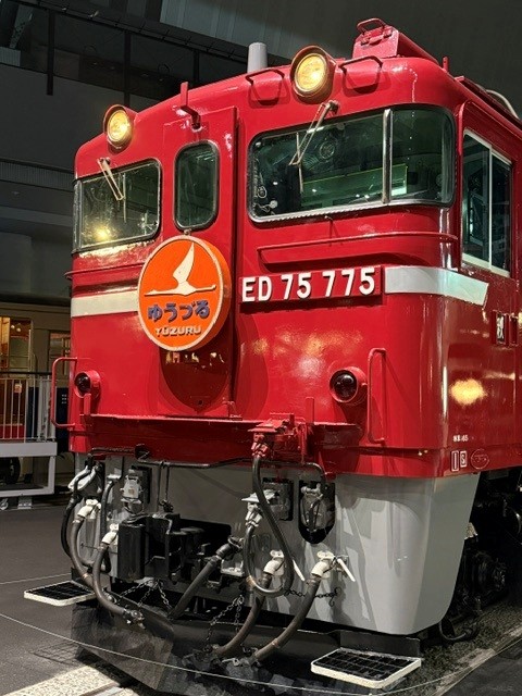 区名札のはなし 鉄道博物館に展示されている 機関車には運転室の窓の下