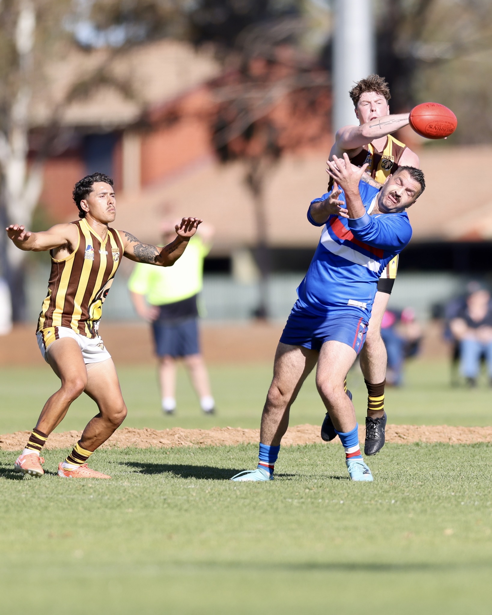Adelaide - RD 4 M7 Central United 17.17-119 def Hackham 9.11-65 Central ...