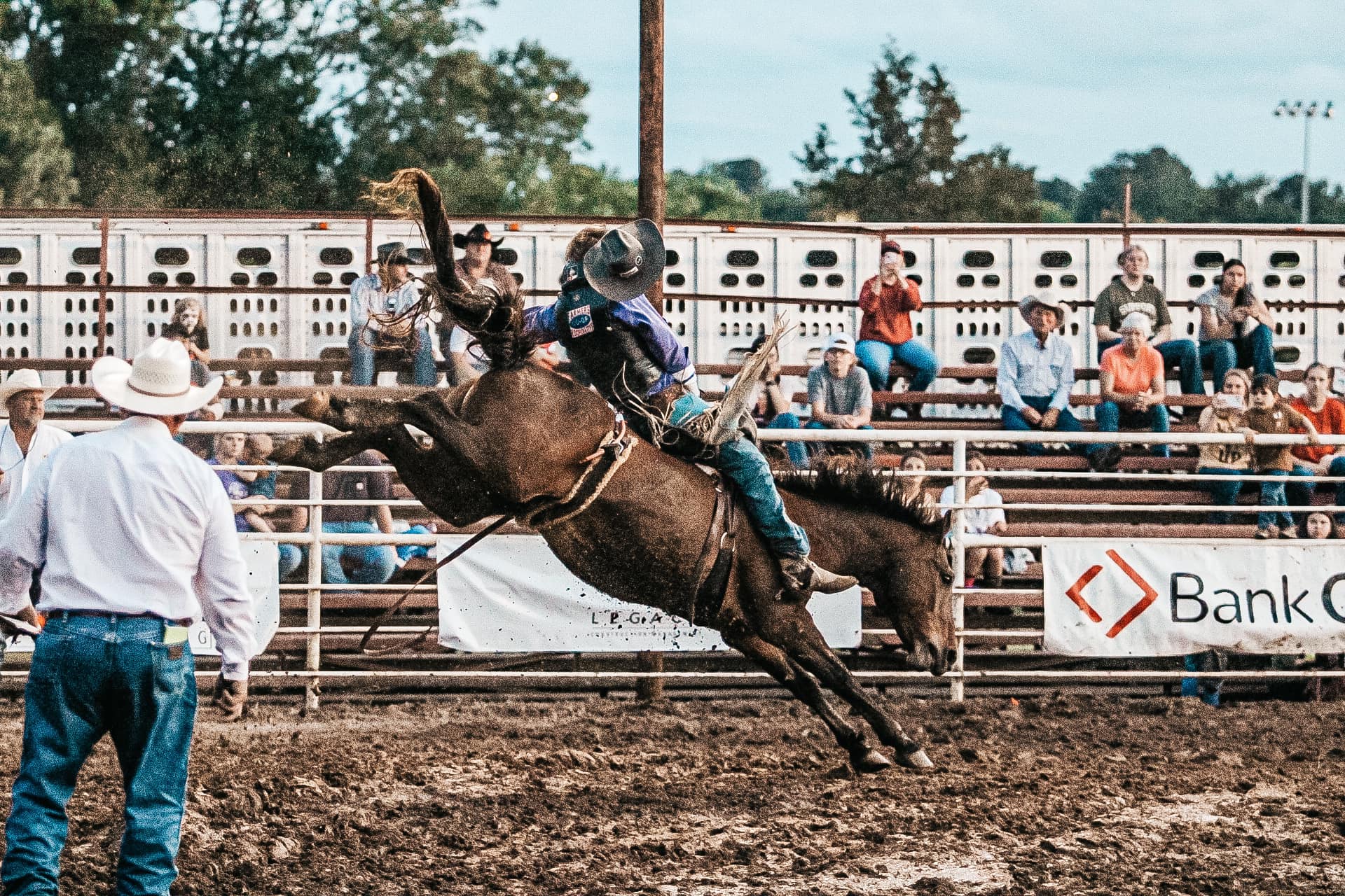 🌊🤠 It’s the First Night... - NFC Rodeo 