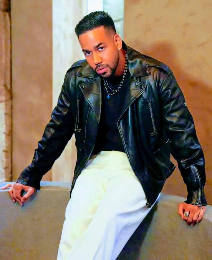 THE KING ROMEO SANTOS | Facebook