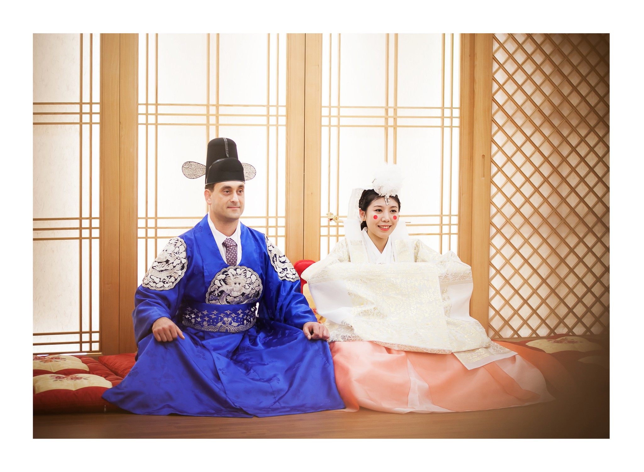 롯데월드 전통혼례식장 - 롯데월드 전통혼례 촬영진행을 원한다면!! 롯데월드 내부에 있는 민속촌에서...