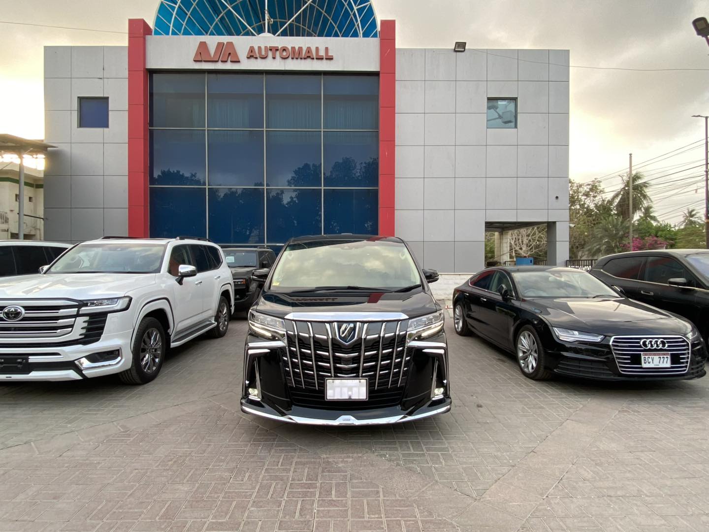 AUTOMALL - Toyota Alphard E-Four Executive Lounge S... | Facebook