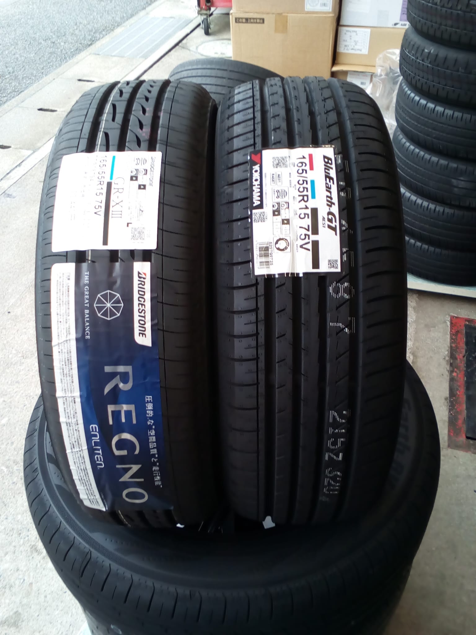 比べてみよう.その2 ブルーアースGT vs レグノGR-X3 レグノ10mm細い ウ～ン