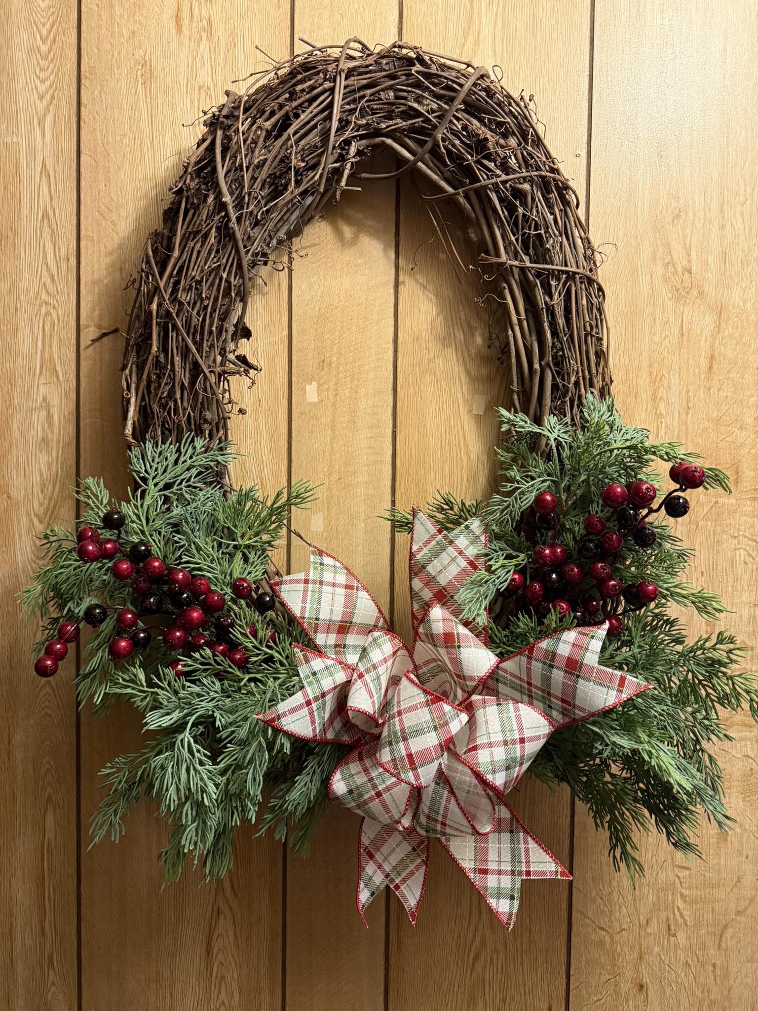 Crafty Fun Group | I love the simplicity with this grapevine wreath I ...