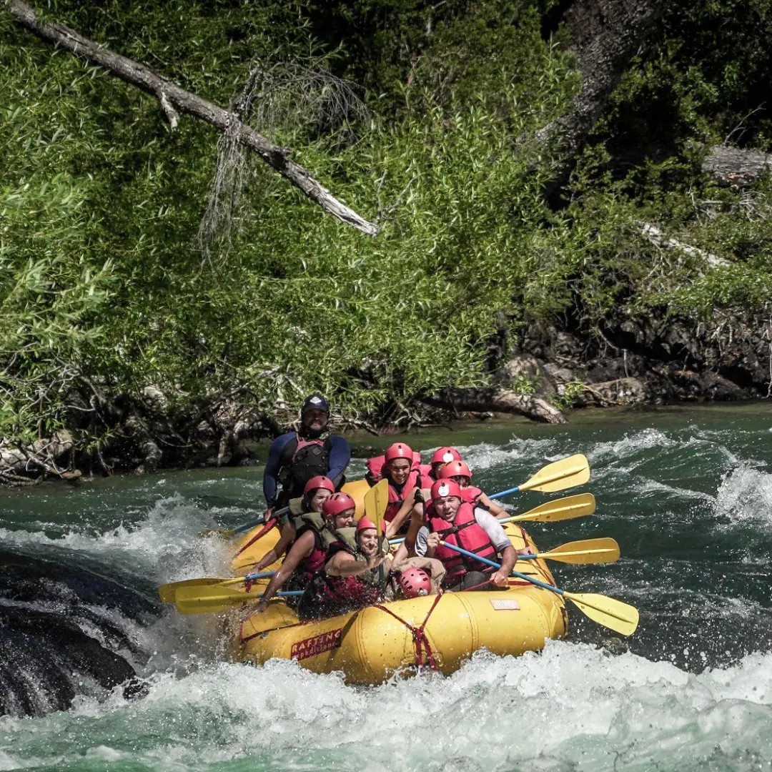 El rafting es una actividad... - Cuatro elementos Patagonia