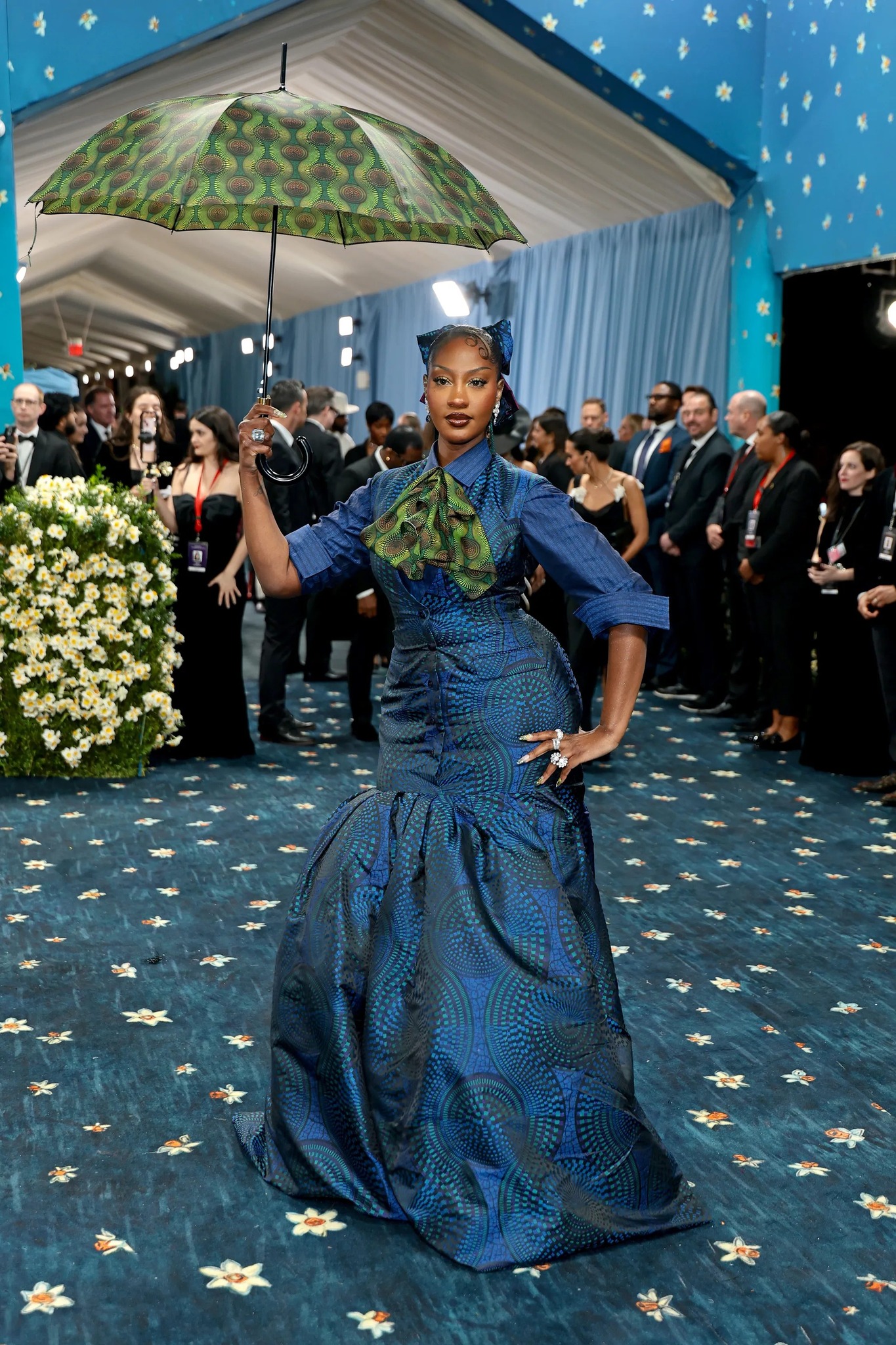 black model blue dress met gala Tems's #MetGala look by Ozwald Boateng is a powerful homage to dandyism US Child Size:18Months Published: 20210411 Pre-Owned Alexander Wang Asymmetric