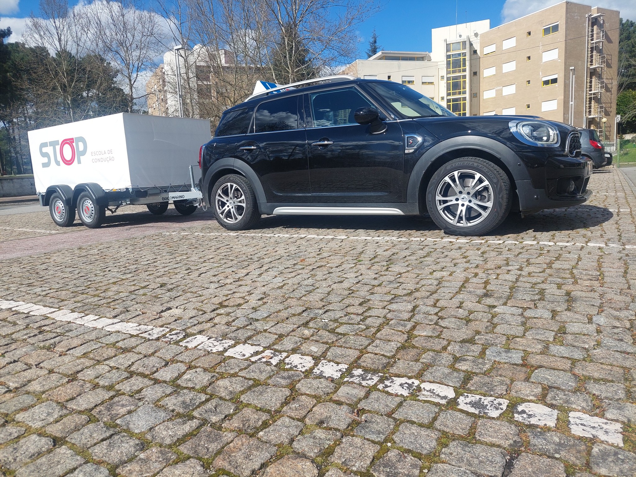 Escola de Condução STOP | Vila Real