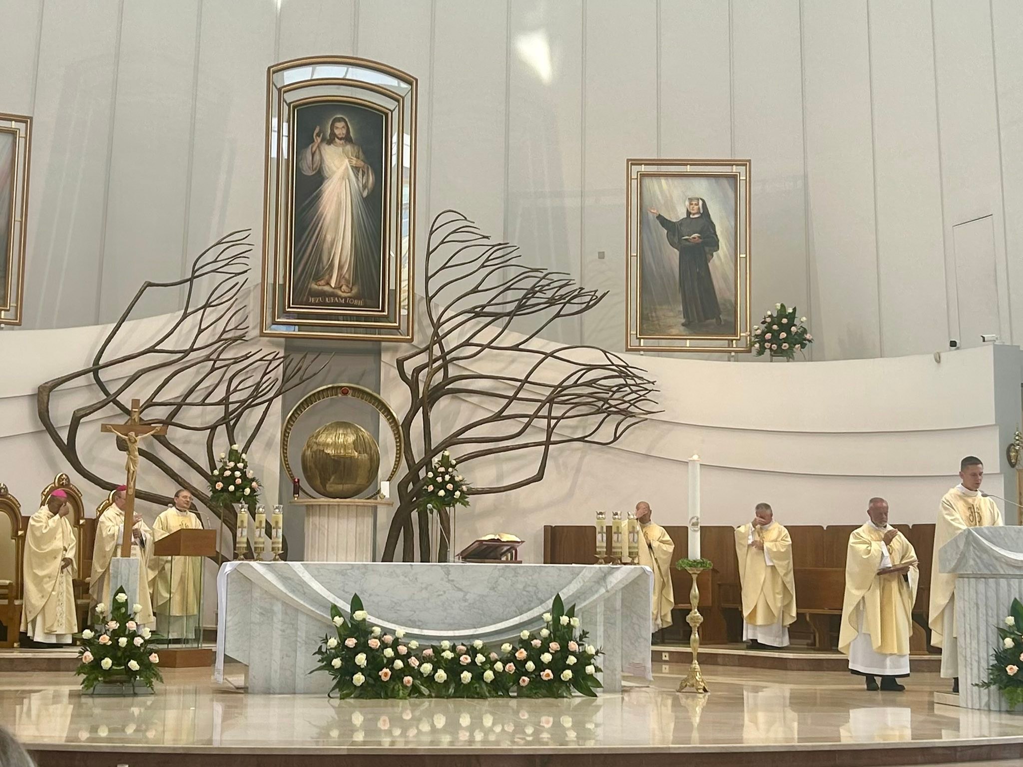 Divine Mercy Shrine... - Divine Mercy Shrine Keysborough