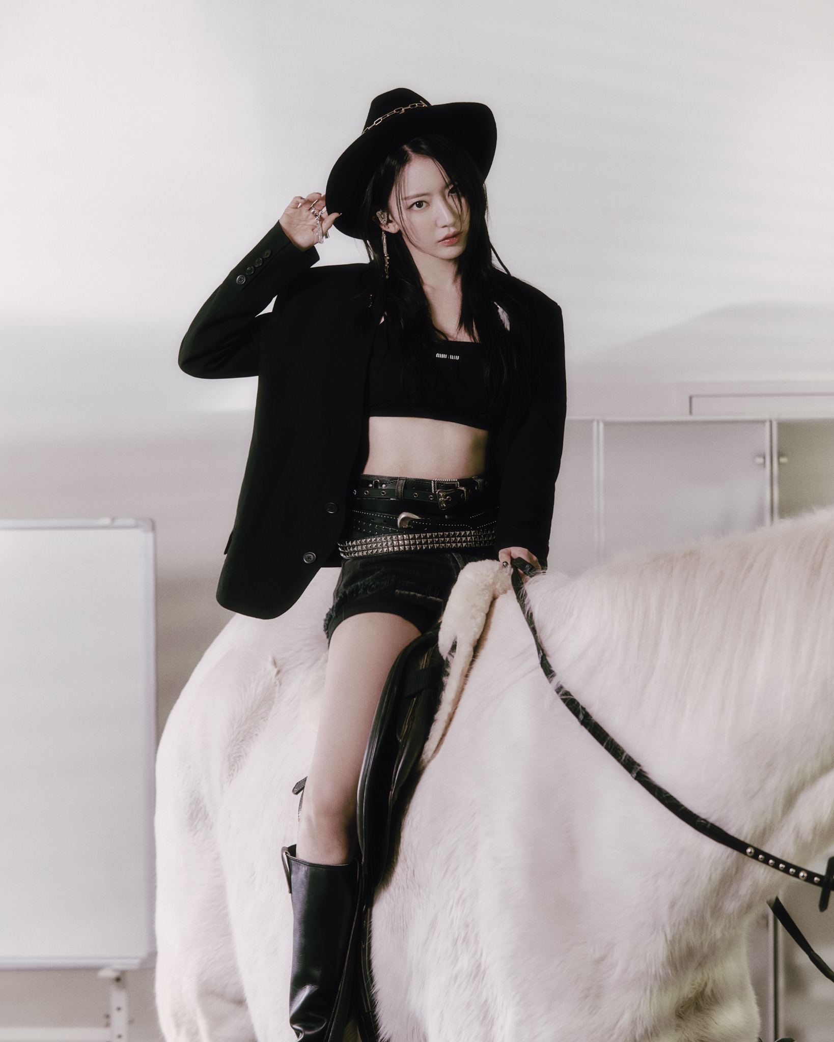 LE SSERAFIM 1st Studio Album 'UNFORGIVEN' CONCEPT PHOTO DUSTY
