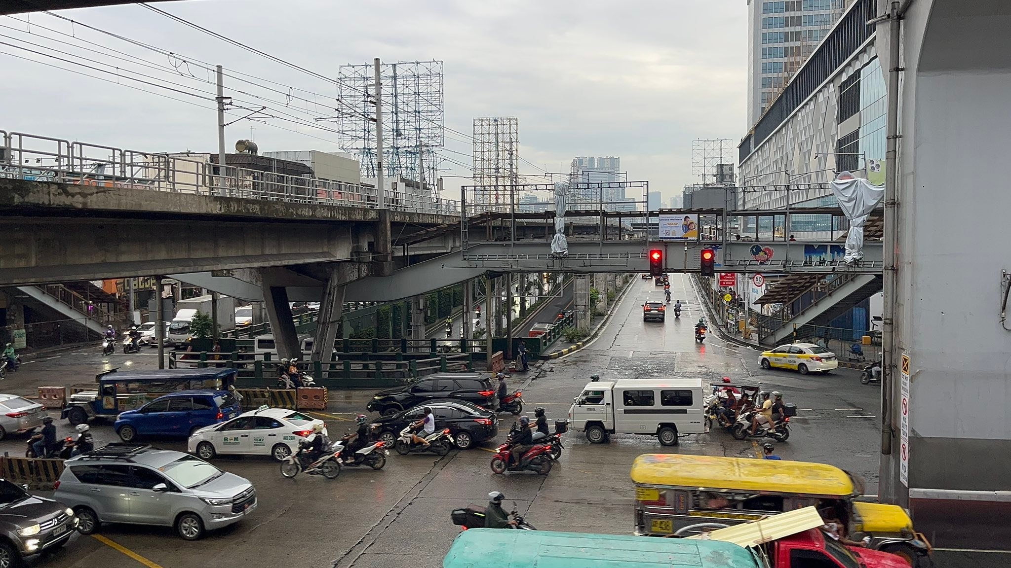 PH DOT NET - Walking along Aurora Boulevard, Cubao, Quezon... | Facebook