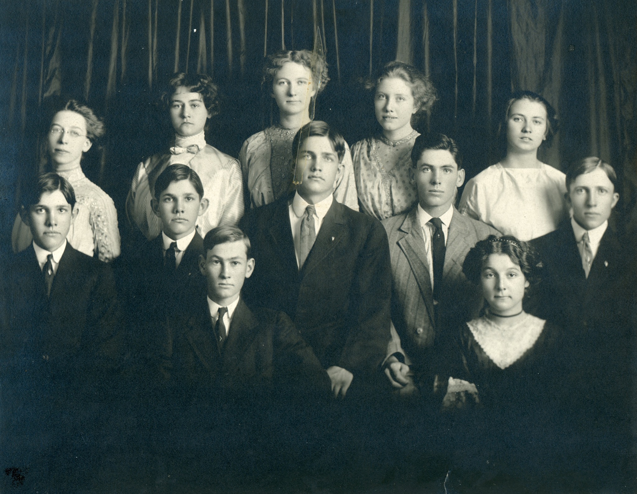 Ford - Dodge City High School Class of 1911 Back (L-R): Angie Hulpieu ...