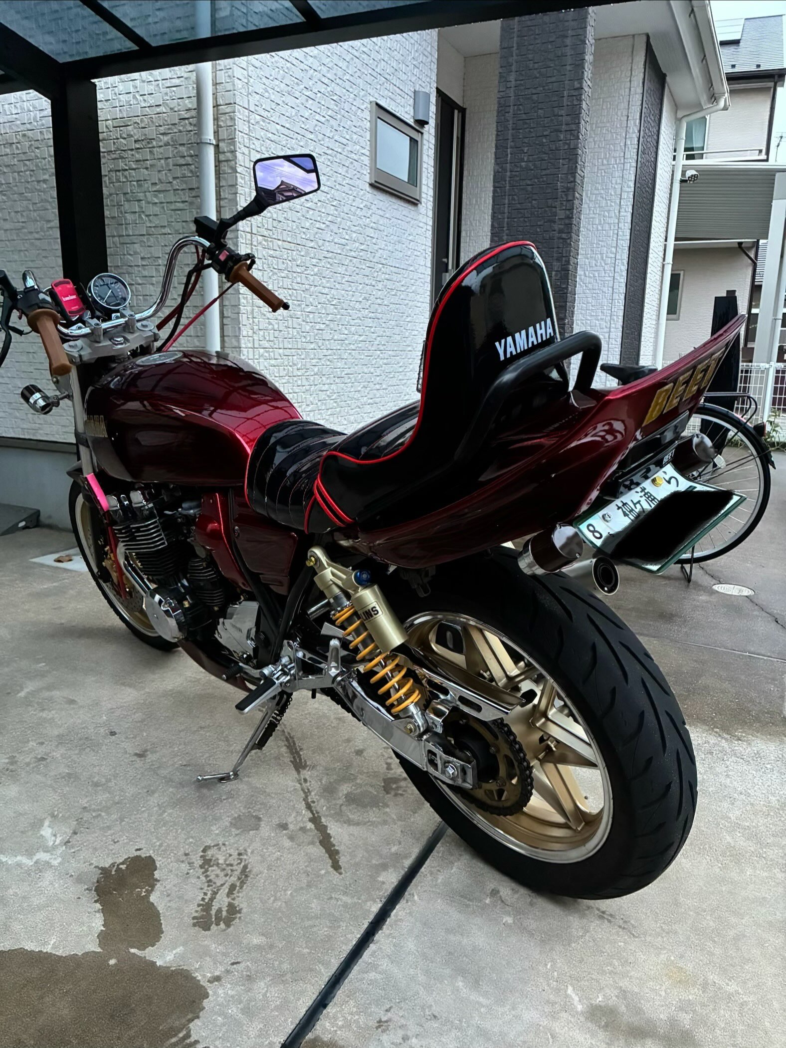Z400FXのシート張り替え！ 表皮のみの張り替えでチンチラ赤で横マチ