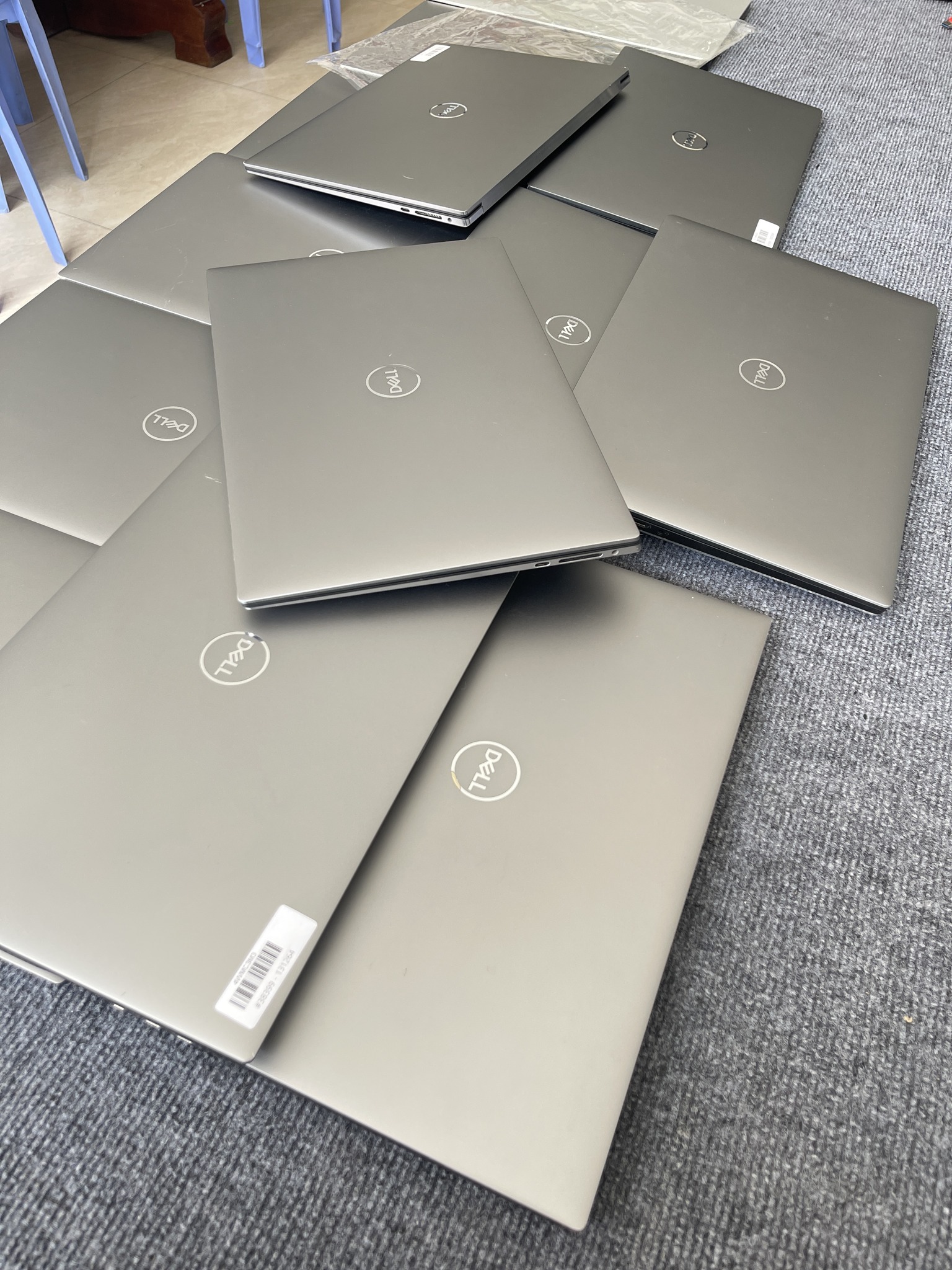 Dell Precision 5560 Workstation CPU : Intel Core i7-11850H (vPro 