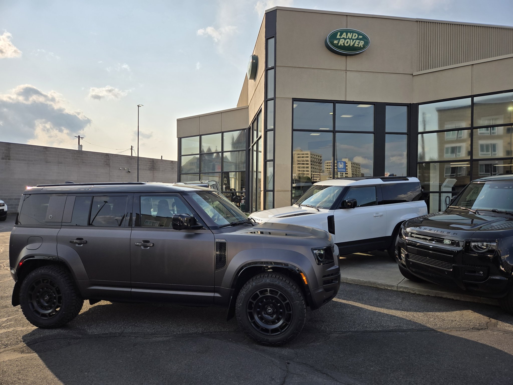 🚗 Tech Spotlight: The 2025 Defender... - Land Rover Spokane | Facebook