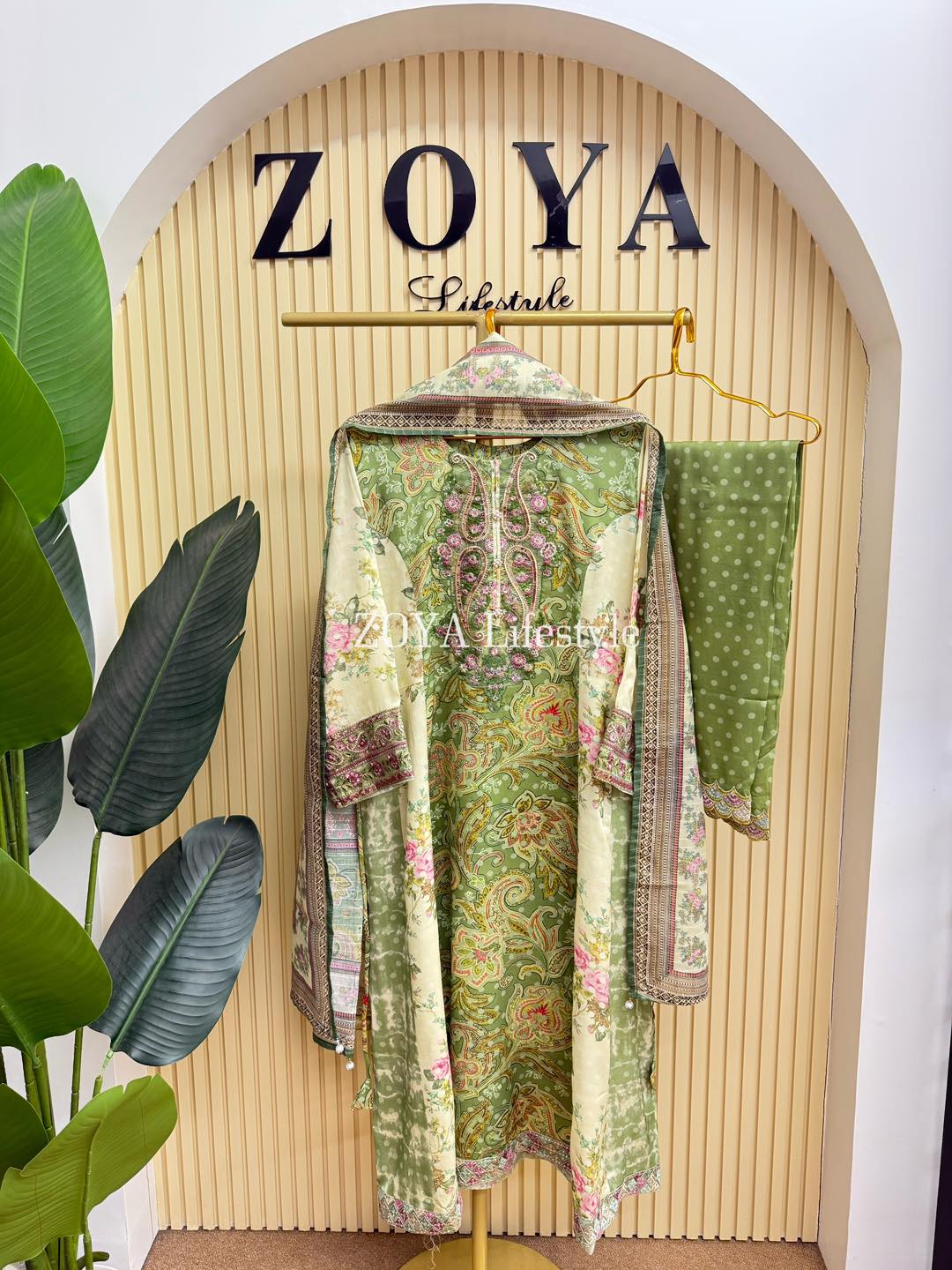2406 Daisy Shah's Greyish White Anarkali outfit set