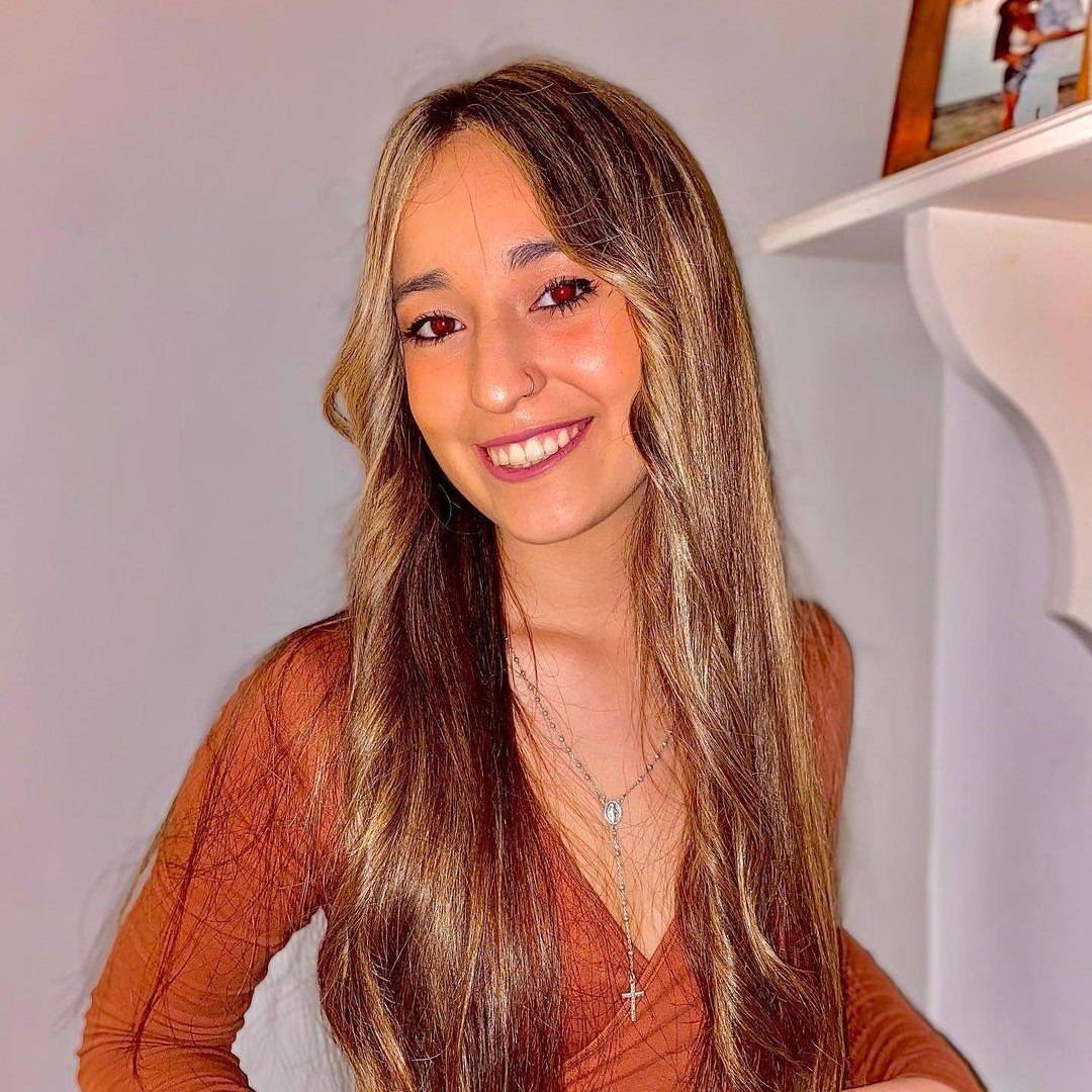 Lara Antonelli Home