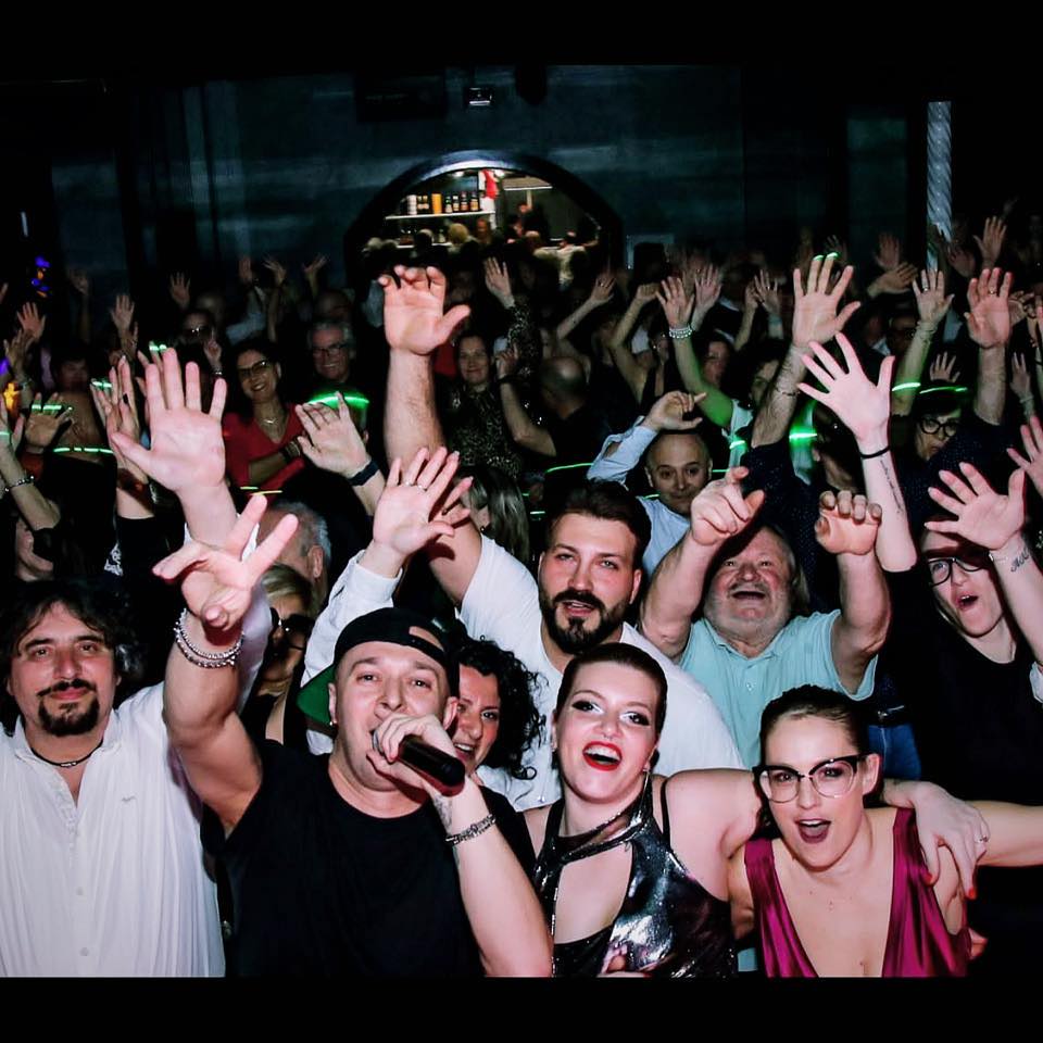 Discoteca Minuit Ciao-Ciao... - Discoteca Minuit Ciao-Ciao