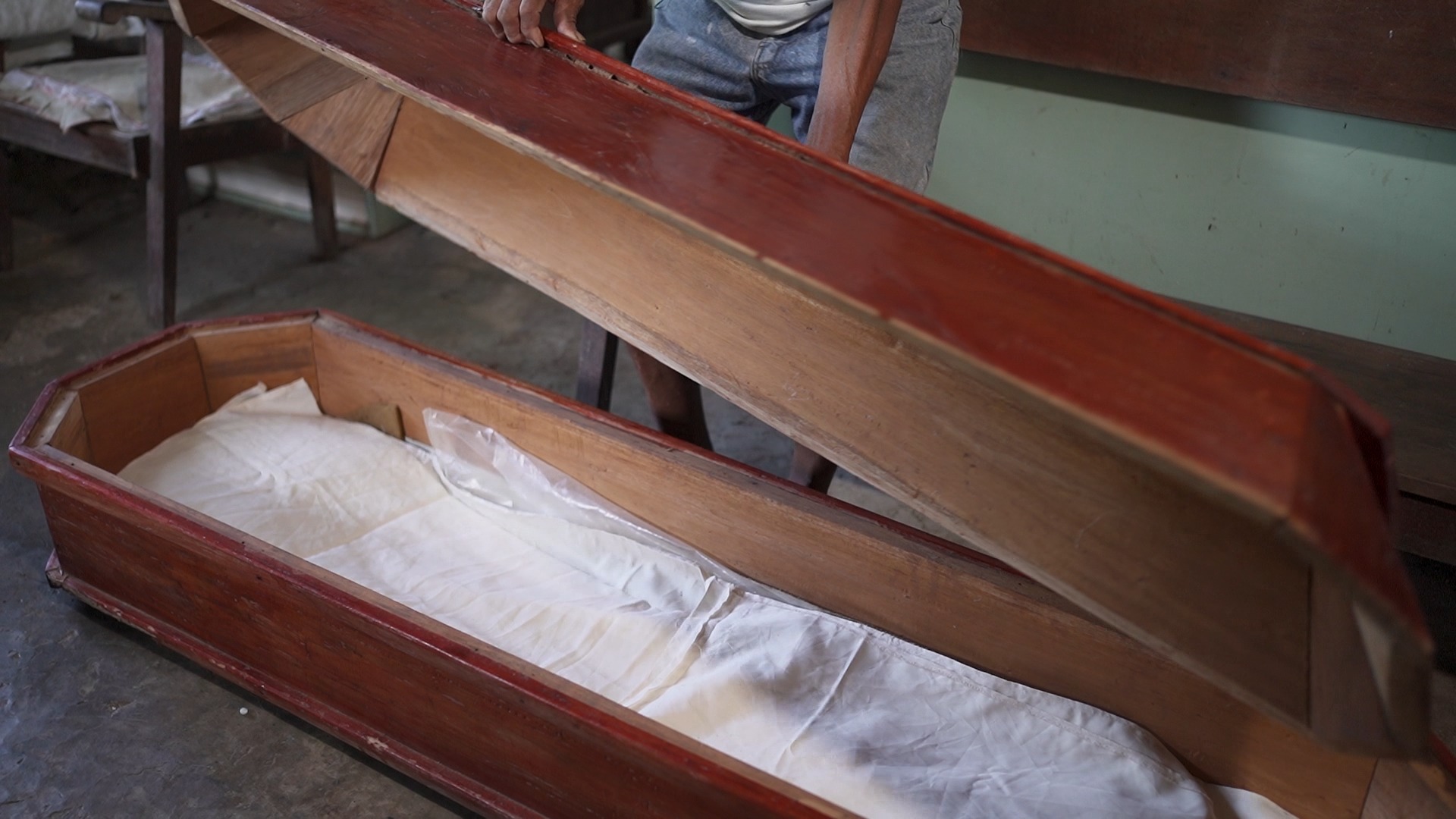 Kapuso - 92-ANYOS NA LOLO SA MASBATE, BUHAY NA BUHAY PA PERO MAY SARILI ...