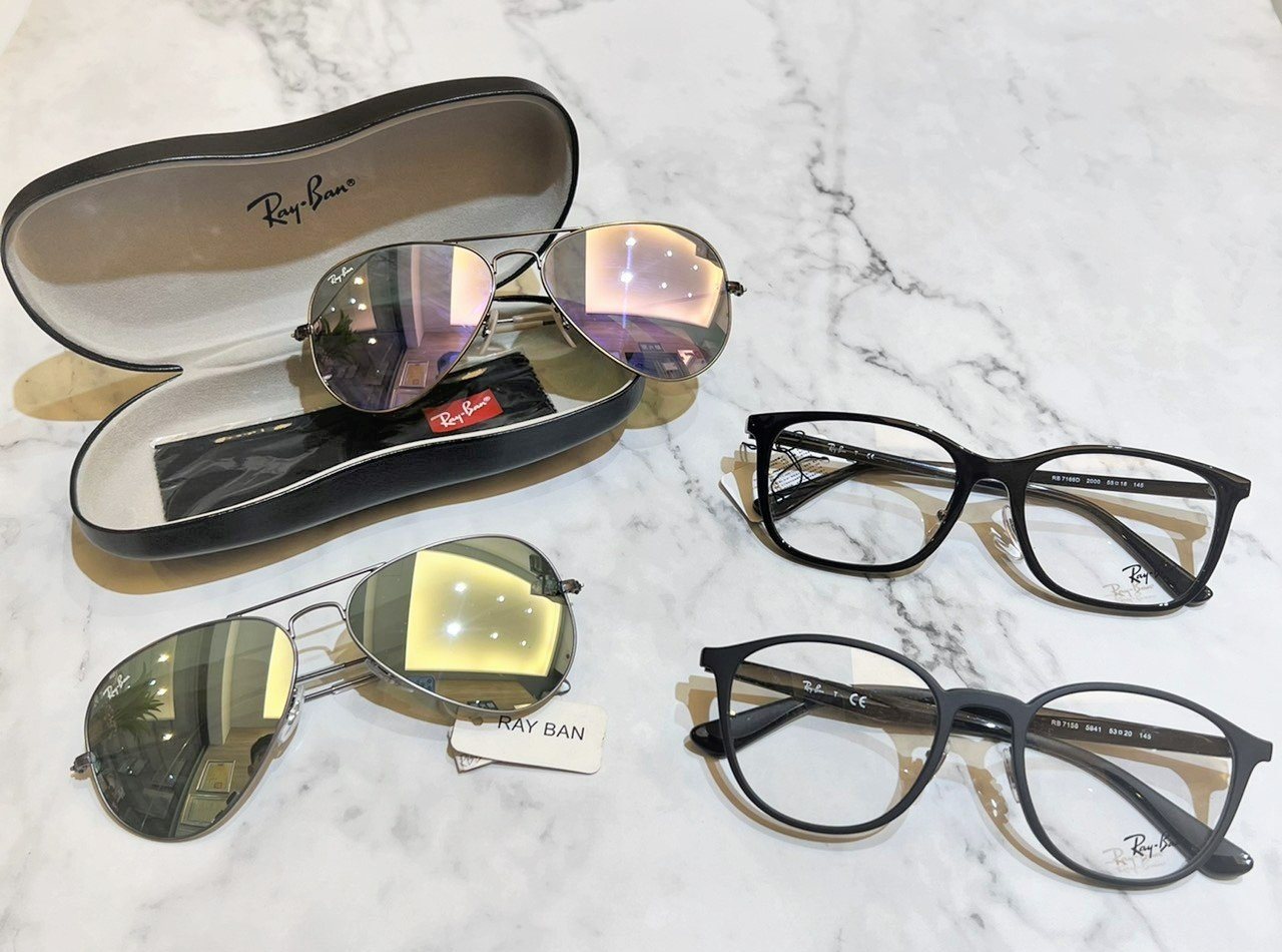 合宏眼鏡/咖啡館 - 全新經典RayBan怎能錯過! #值得擁有過的眼鏡 #RB7168 #RB7156... | Facebook
