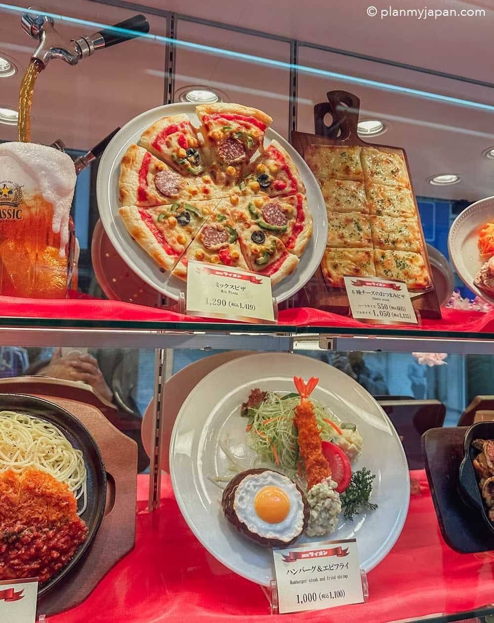 Fantastic plastic food! Known as 'shokuhin sanpuru' in Japan (食品