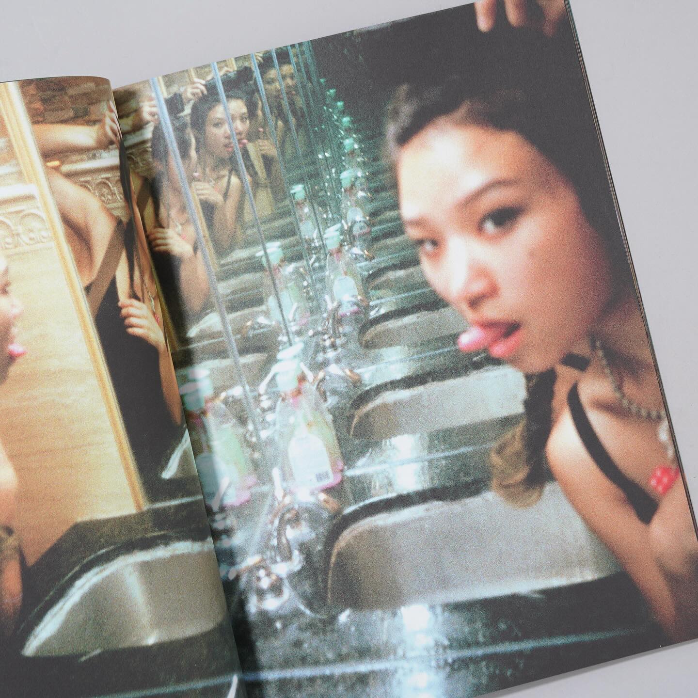 2025.1.30 ▽ONLINE STORE UPDATE INTO THE LIGHT / Sandy Kim 