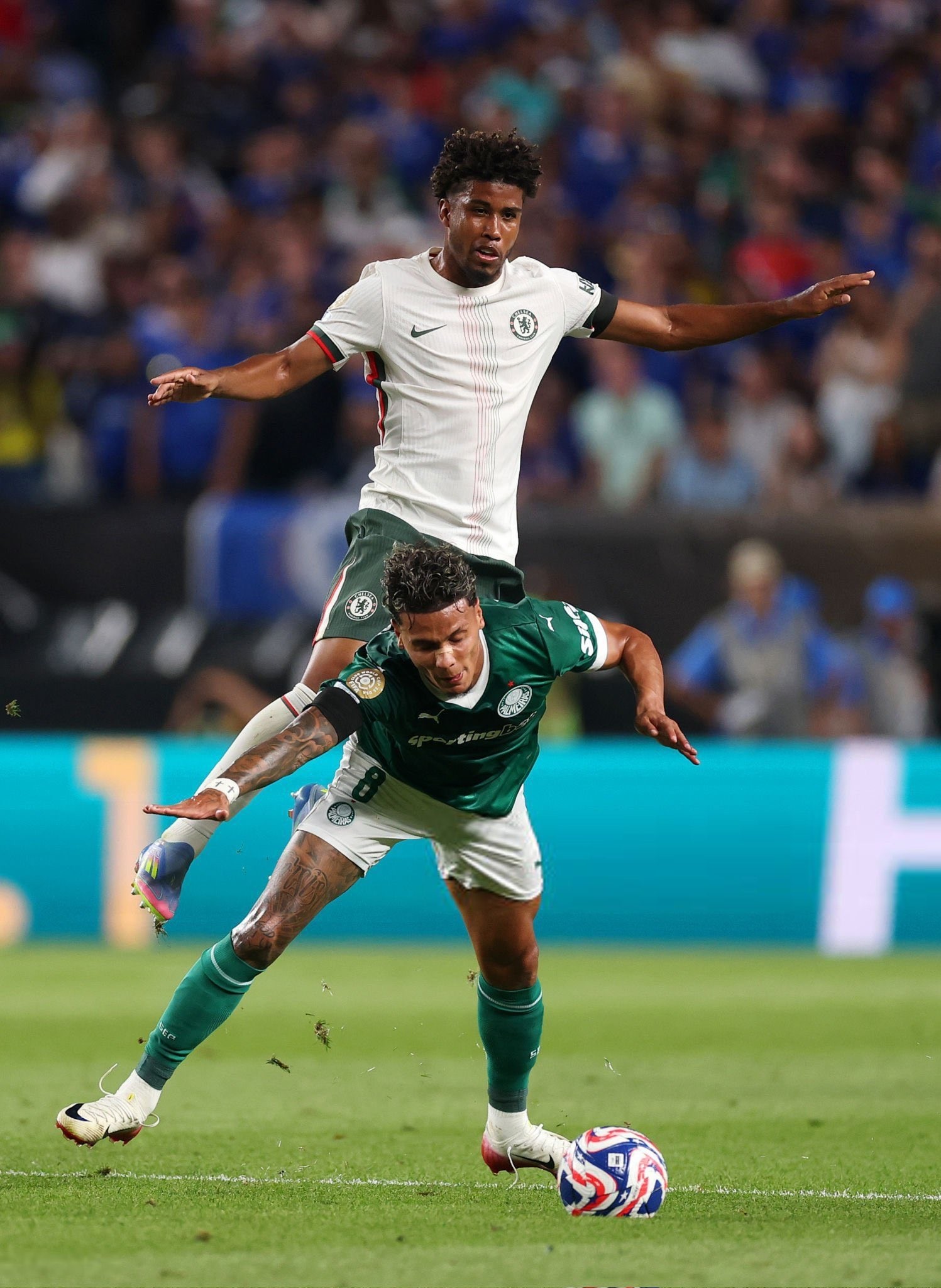 Andrey Santos vs Palmeiras: 89 minutes played 56 touches 90% pass